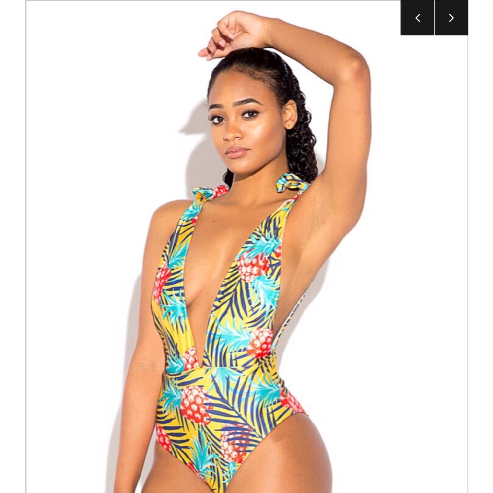 “MARCO”one piece bathing suit💦🏊🏽‍♀️